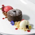 Chocolate-fondant-raspberry-sorbet