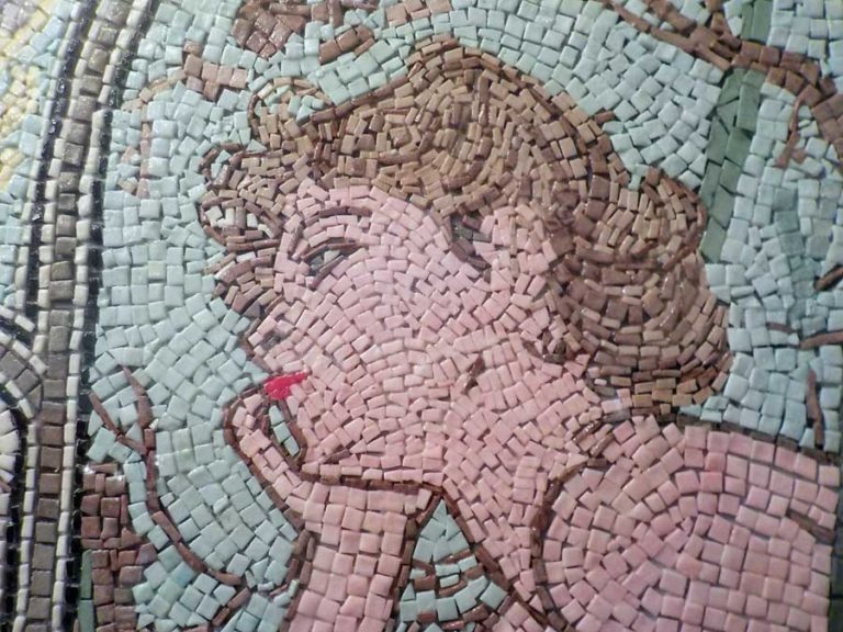 La mosaïque, une œuvre du Compagnon Philippe Oléron