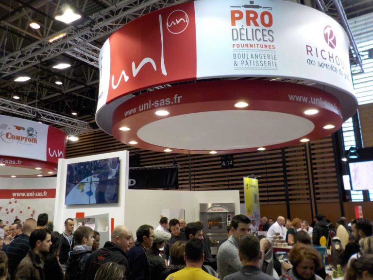 UNL, un stand partagé… Signature du groupement !