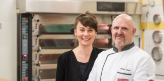 Mme Dael et M. Varet, gagnants du Concours des Jeunes Entrepreneurs en Boulangerie