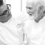 Claude BOURGUIGNON toujours aimé de ses anciens apprentis. Ici avec Frederic Bau en 2018 ©Bourguignon Pâtisserie