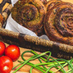 Un pain de saison à la fleur d’ail et tomate