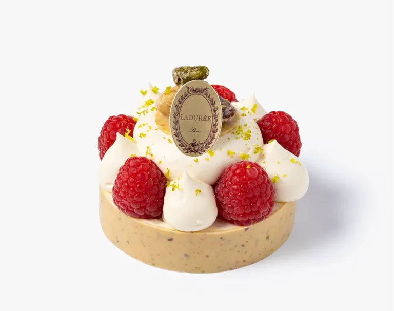 Chaque mois, le Chef Pâtissier Julien Alvarez et sa brigade revisitent un classique de la Maison en édition limitée. En septembre, découvrez « Le Divin ».