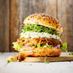 Galette « Les IRRÉSISTIBLES » de Sud & Sol dans un burger