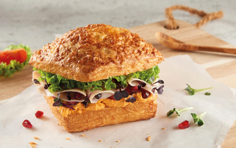 Si croustillant et si tendre : le petit pain feuilleté au fromage en pâte à croissant