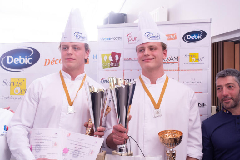 Les 1er Juniors ANSTETT Mathias et ANSTETT Samuel bet leurs Trophées