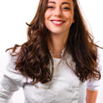 202203-portrait-nina-couleur