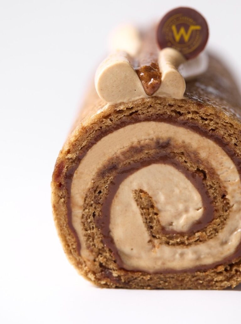 Recette de Noël : la bûche pralinée de la chocolaterie Weiss